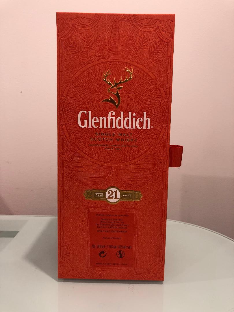Glenfiddich 21 Year Old Gran Reserva Scotch Whisky 700mL