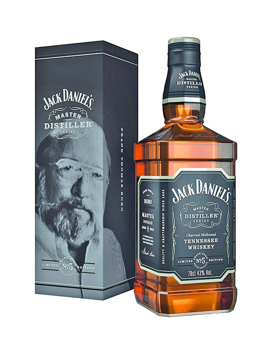 Jack Daniel's Old No. 7 Tennessee Whiskey and 2 Glasses In A Tin Gift Box 700mL